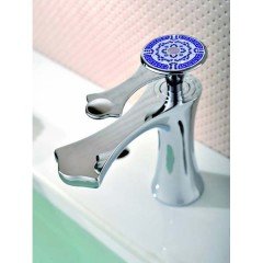 Смеситель для раковины Artik Yasmina 800/B01
